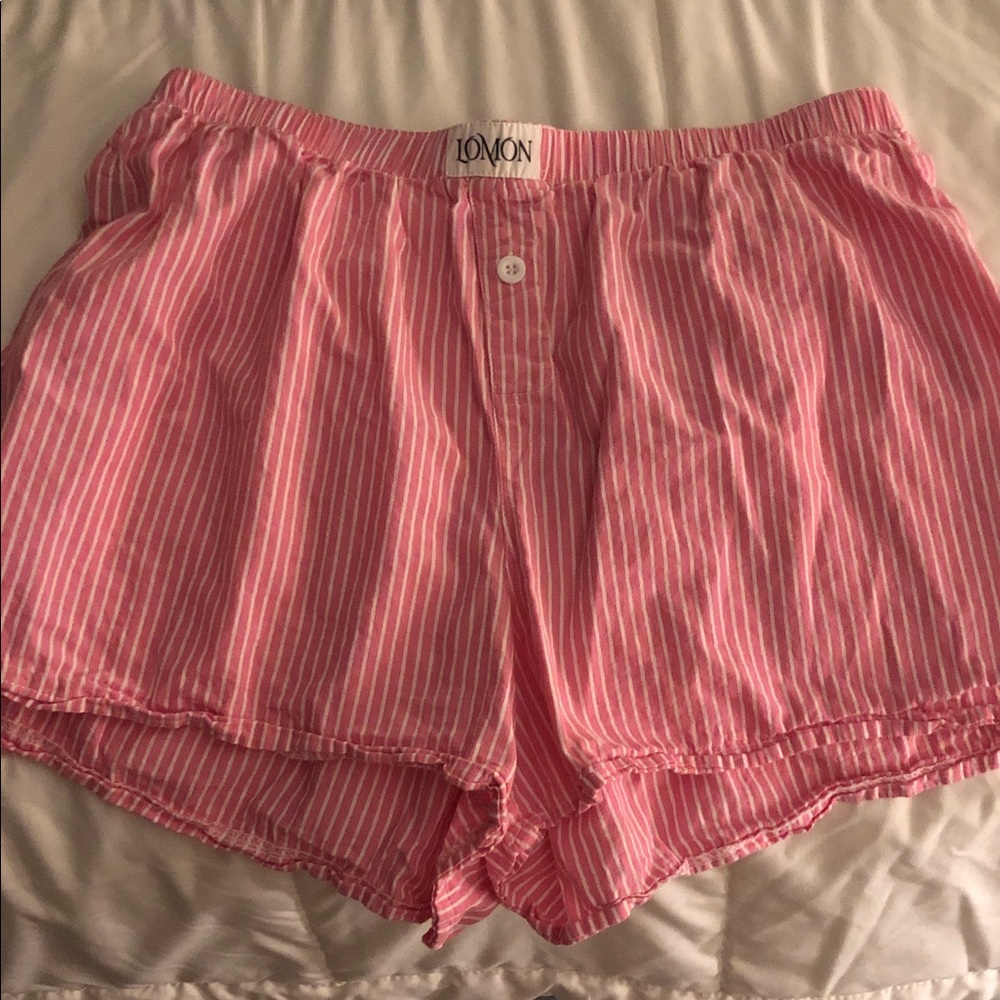 Pink and white striped boxer shorts 💜